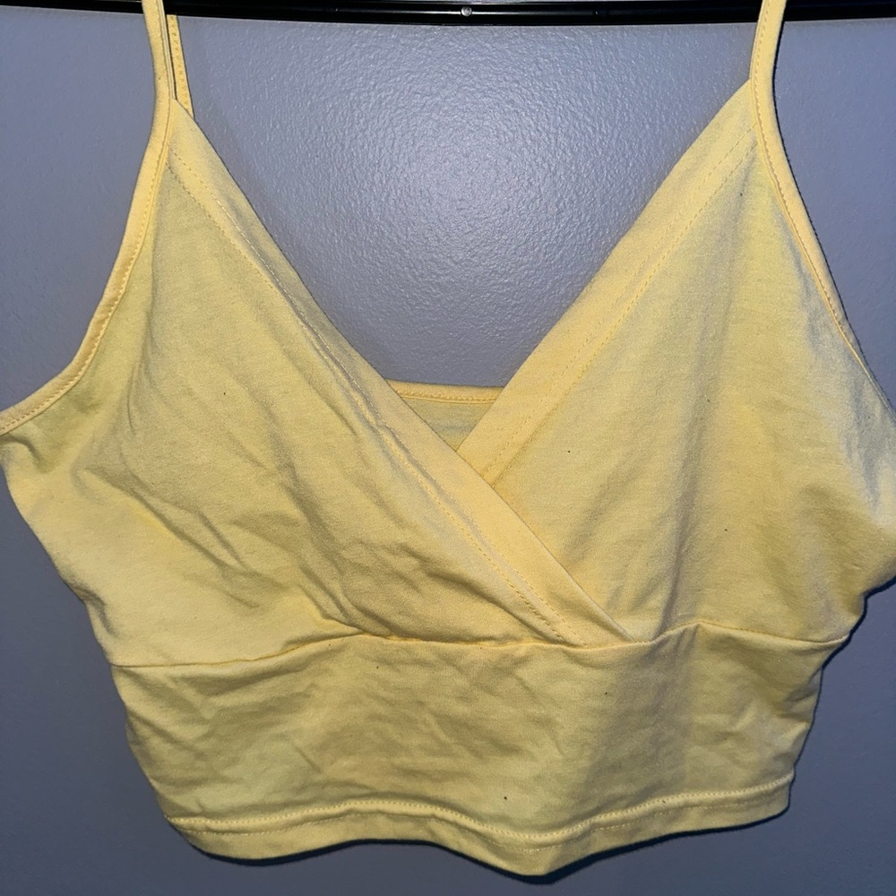 yellow tank top crop
